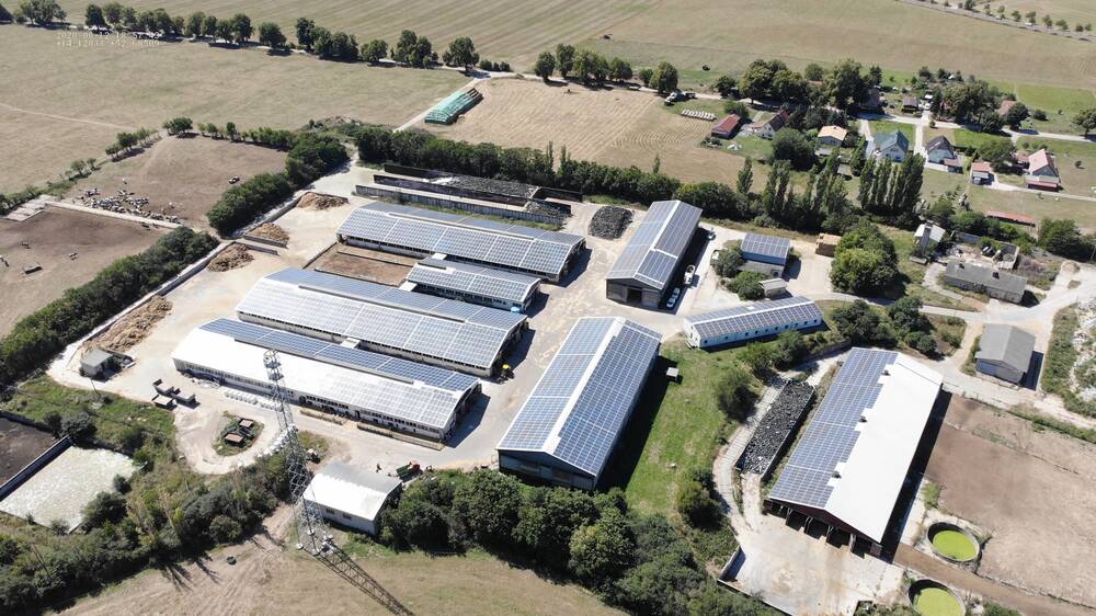 Projektbild: Photovoltaik-Dachanlage mit 999 kWp